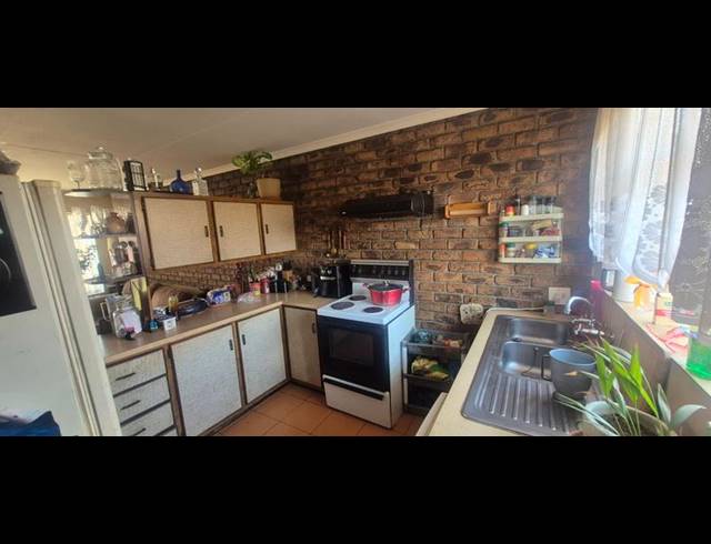 2 BEDROOM TOWNHOUSE FOR SALE IN WITPOORTJIE